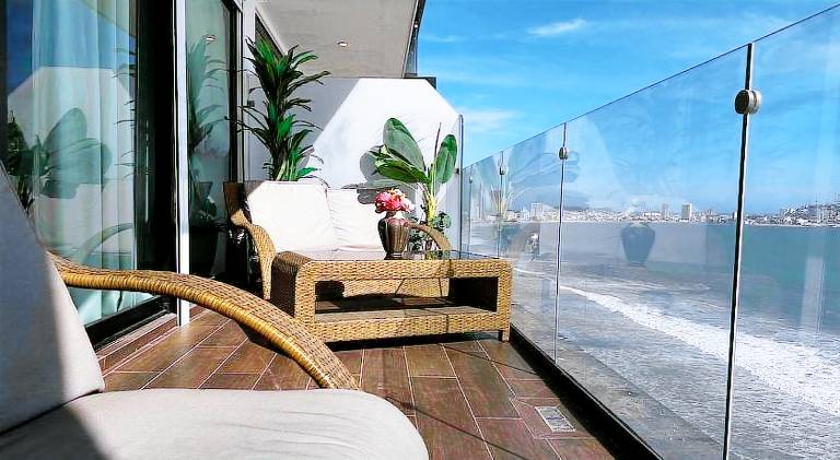 Holiday apartment with pool in Mazatlán