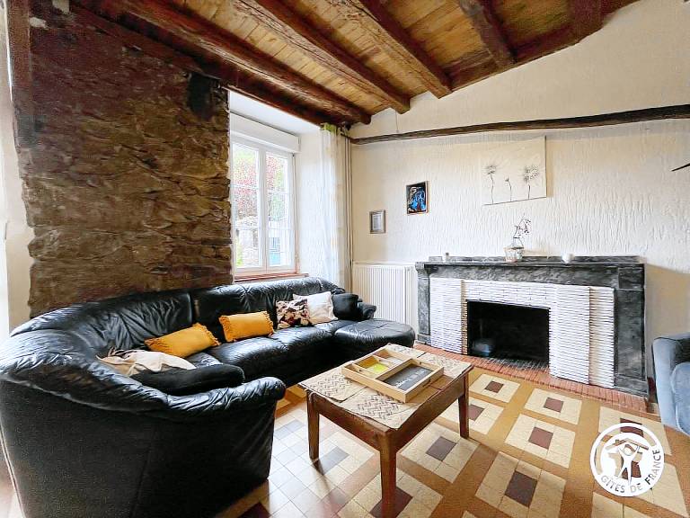 Gite with patio, BBQ & yard | Pets allowed — photo 4