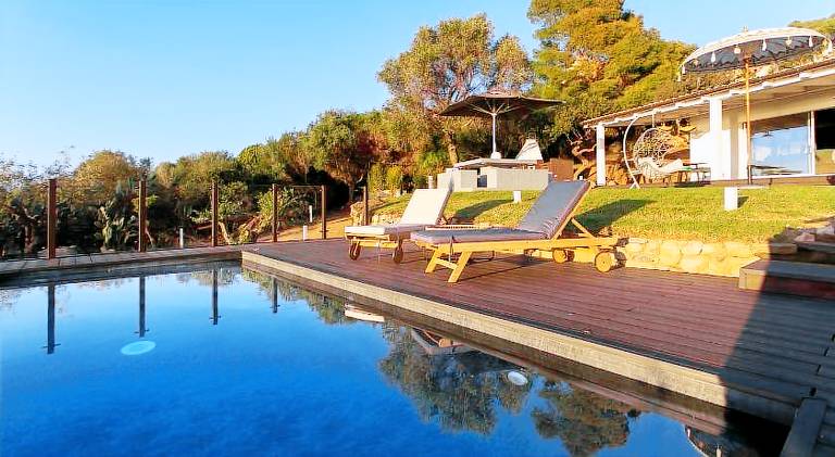 Villa with pool & jacuzzi — photo 3