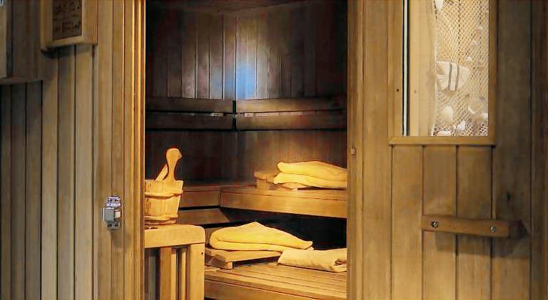Flair Hotel Weinstube Lochner — photo 4