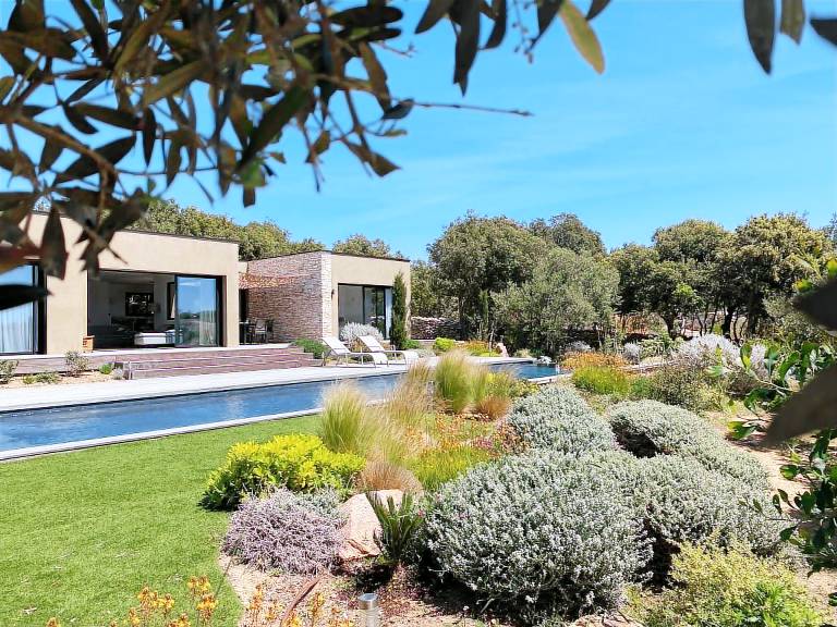Villa Bonifacio