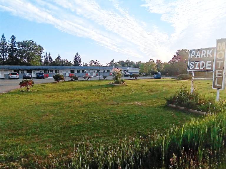 Park Side Motel — photo 3