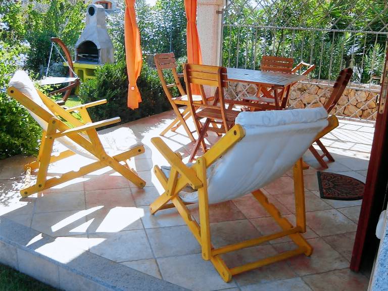 Villa with barbecue & garden — photo 3