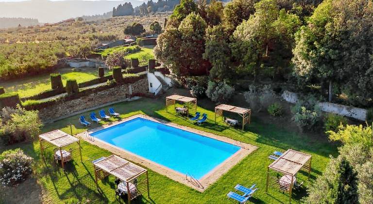 Farm with pool, BBQ & garden — photo 3