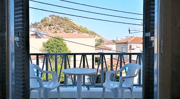 Serviced apartment with patio | Beach nearby | Pets are welcome — photo 3
