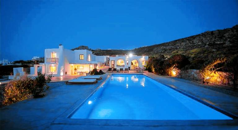 Villa with pool in Mykonos