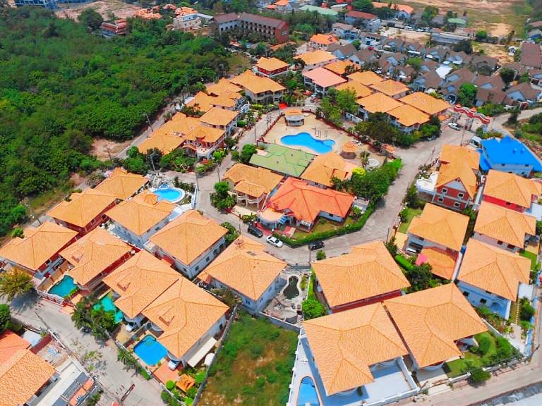 Charming villa with terrace, yard & private pool | Close to Big Buddha | Good for workation | Pets allowed — photo 5