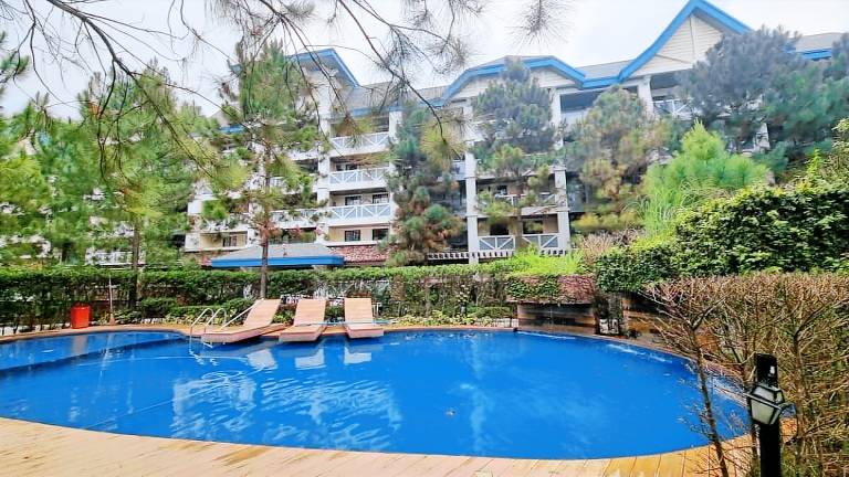 Vacation home with pool in Tagaytay