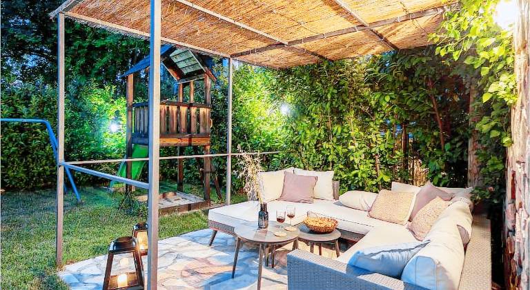 Vacation home with pool & hot tub — photo 3
