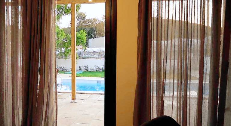 Villa with pool — photo 4