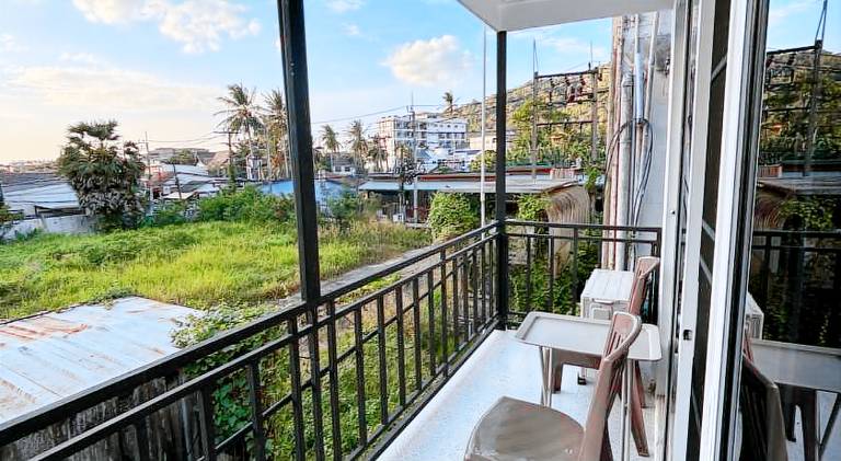 Pleasant vacation home with terrace | Pet-friendly — photo 2