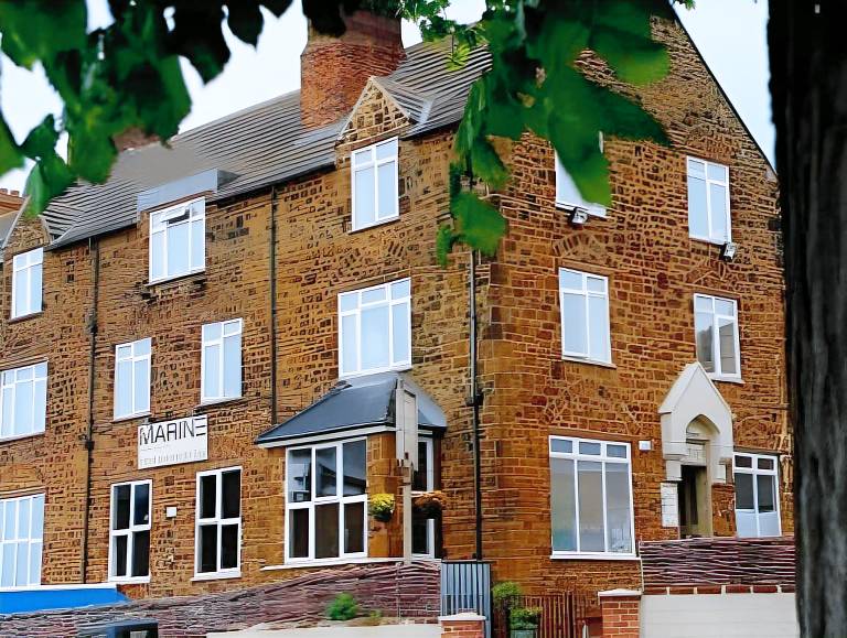 Marine Bar Pub with Rooms in Hunstanton