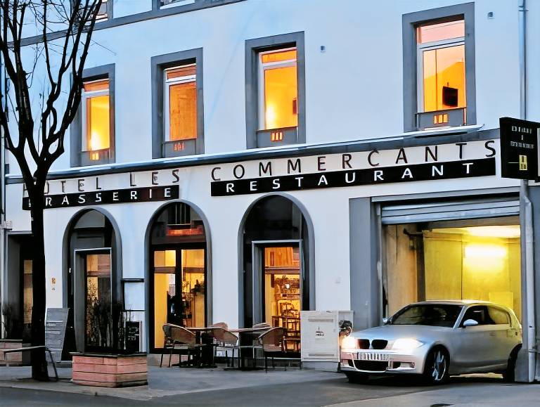 Hotel les Commercants in Aubiere