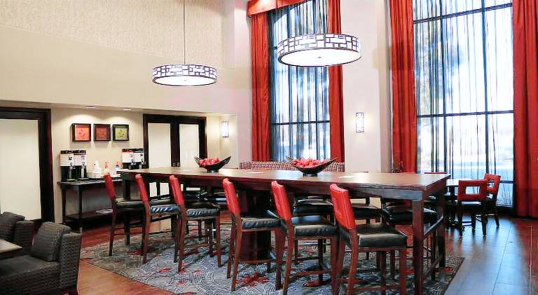Hampton Inn & Suites Temecula — photo 4