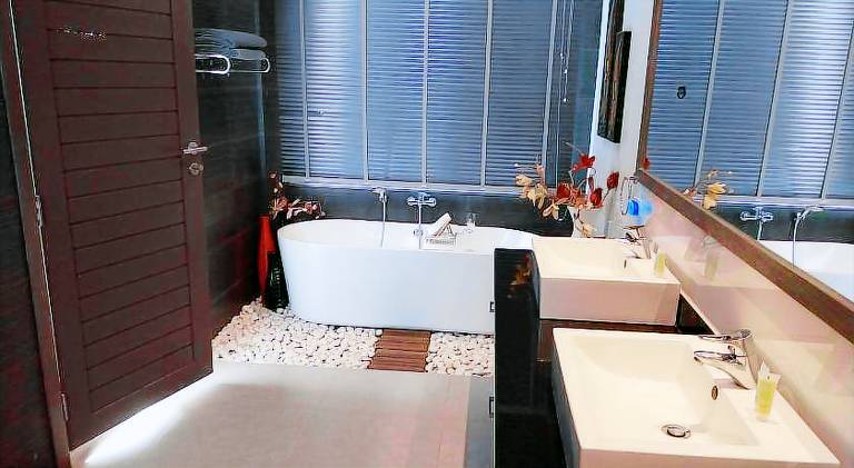 Villa with pool | Pets allowed — photo 2