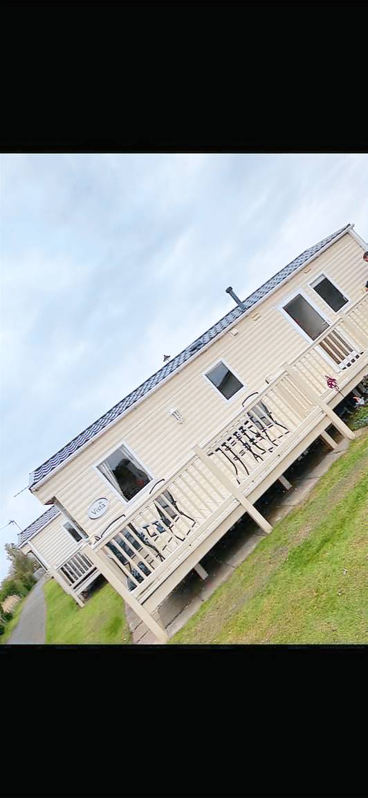 2-Bed Caravan in Mablethorpe sea front location — photo 2