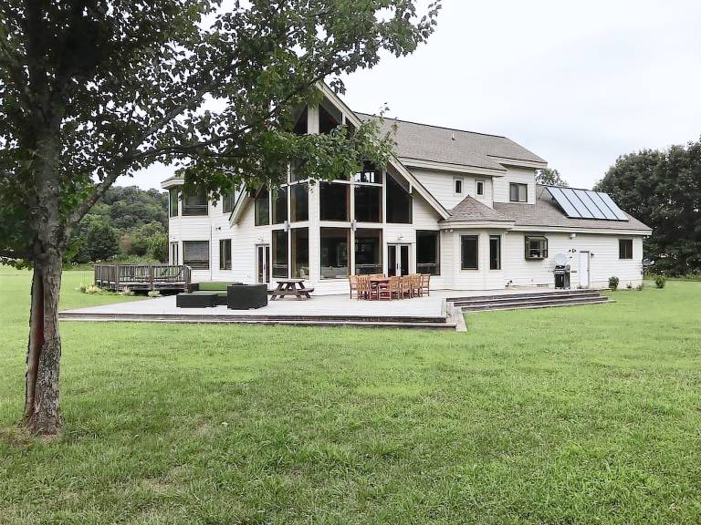 Lodge Roseland
