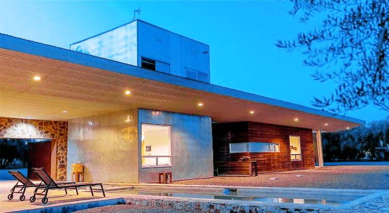 Villa with hot tub & pool — photo 4