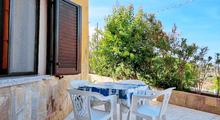Pleasant house with patio | Pet-friendly — photo 4