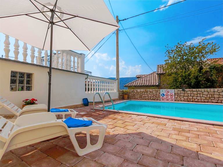 House with barbecue, garden & terrace | Pets allowed — photo 5