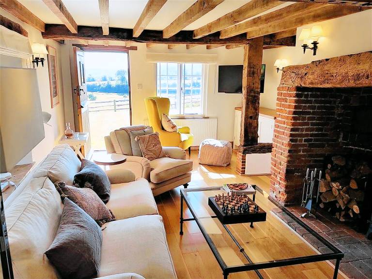 Vacation home with barbeque & garden | Perfect for remote work — photo 2