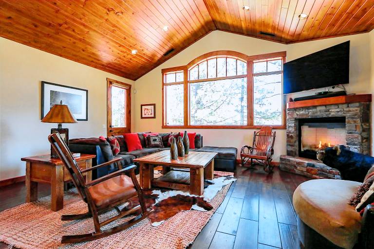 House with barbeque, sauna & hot tub in Mammoth Lakes, CA