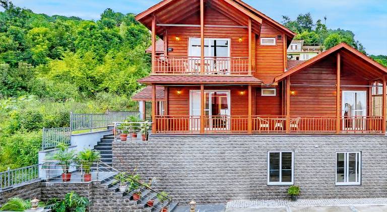494 m&sup2; Villa