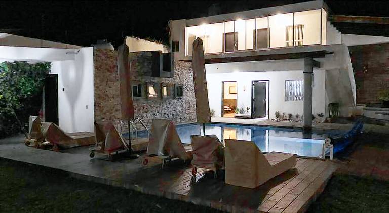 Vacation home with pool — photo 3