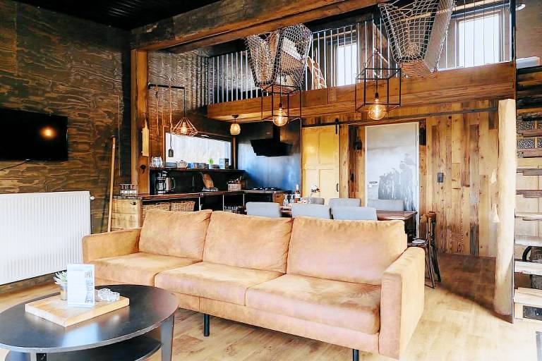 Vacation home with barbeque, yard & patio | Pet-friendly — photo 3
