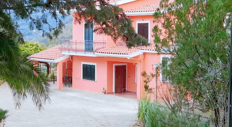 Apartment with 2 rooms for 5 persons — photo 4