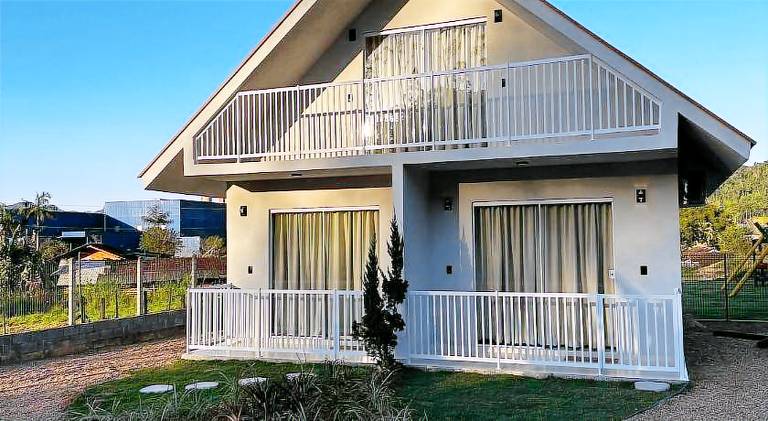 Charming chalet with garden | Pets are welcome in Pomerode