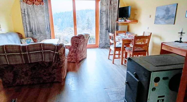 Lodge with yard — photo 3