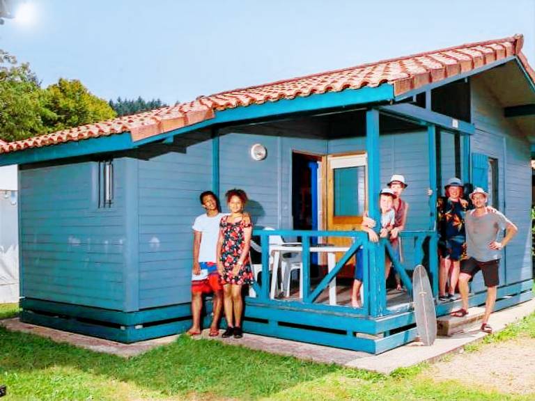 Chalet with patio — photo 5