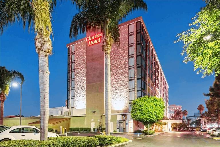 Clarion Hotel Anaheim Resort in Anaheim, CA