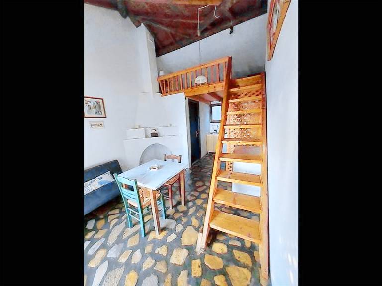 Vacation home with yard & patio in Samos
