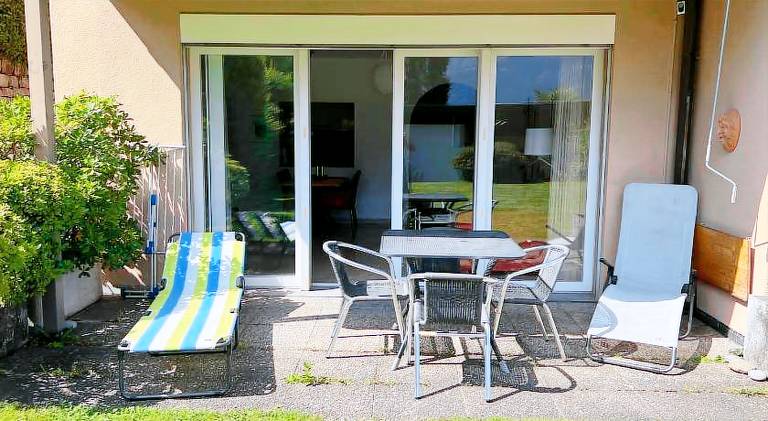 Holiday apartment with terrace & yard — photo 5