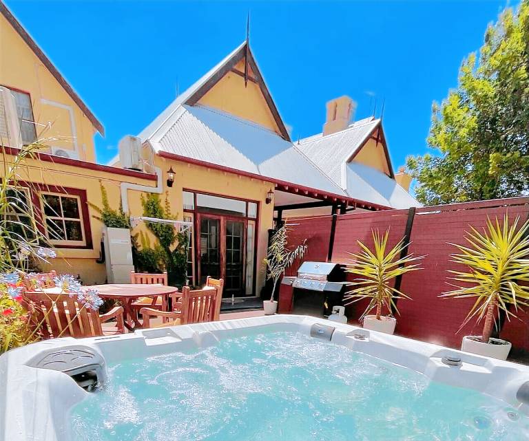 House  Glenroy