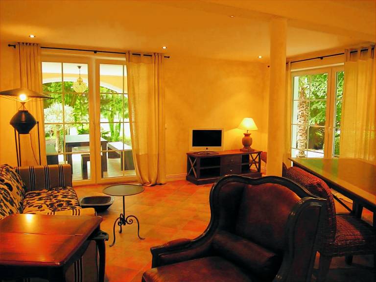 Spacious rental apartment with barbeque, sauna & yard | Pets are welcome — photo 5