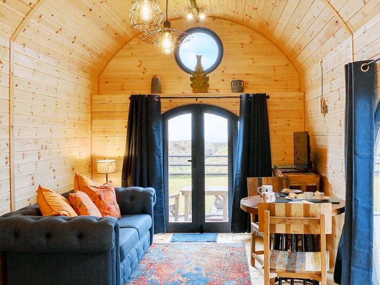Cottage with yard | Beach view in Tintagel