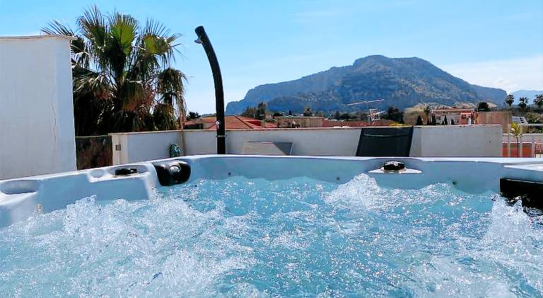 Apartment with jacuzzi in Palermo