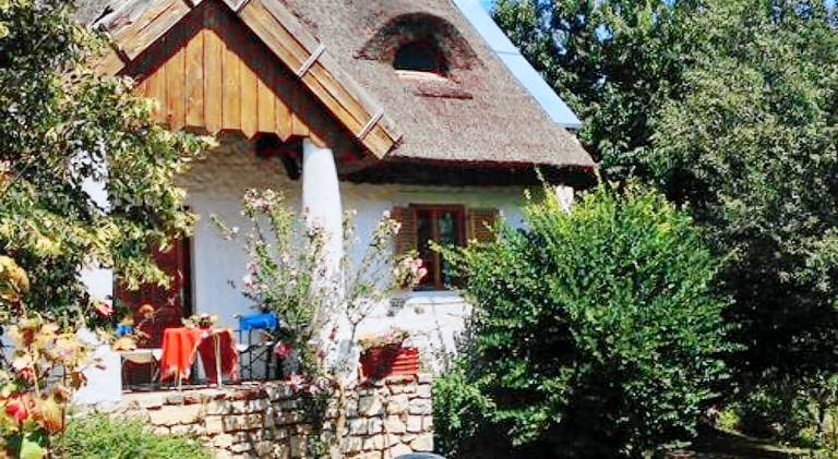 Vacation home | Pets allowed in Veszprem