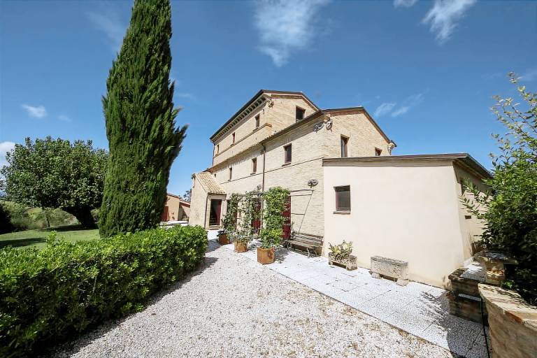 Family-friendly big villa with garden, grill & private pool | Suitable for remote work | Pet-friendly — photo 3