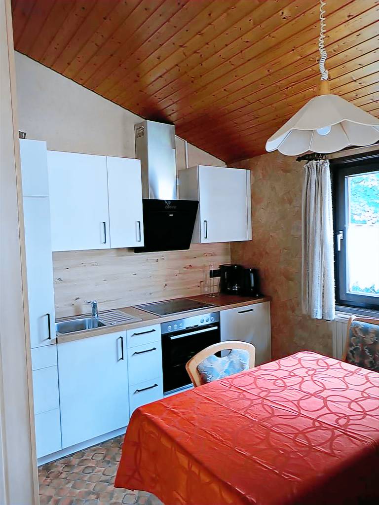 Holiday park with patio & garden — photo 3