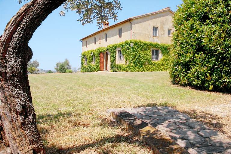 Farm with barbeque, yard & private pool | Panoramic view — photo 5