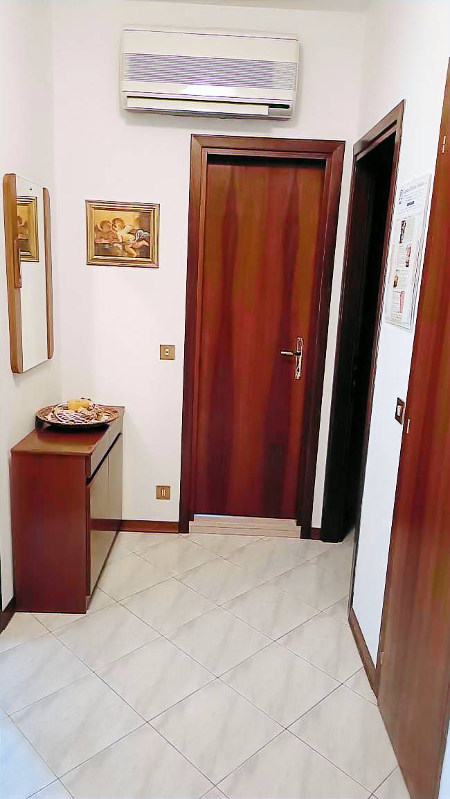 Holiday apartment with garden & patio — photo 4