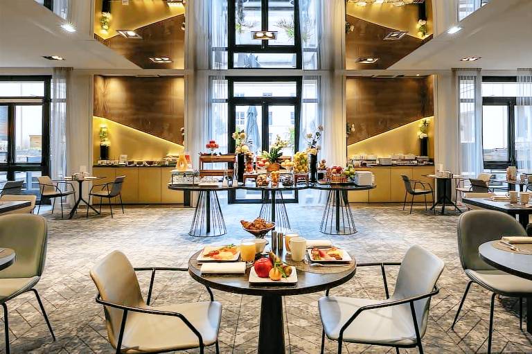 Le Louis Hotel Versailles Château MGallery Collection