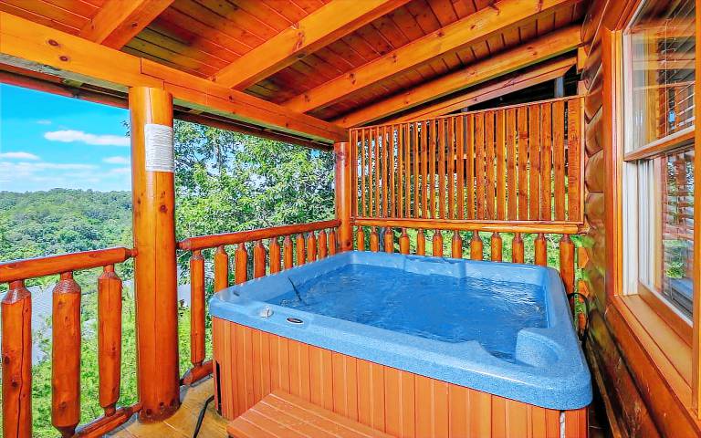 Cabin with barbecue, pool & jacuzzi | Mountain view — photo 2