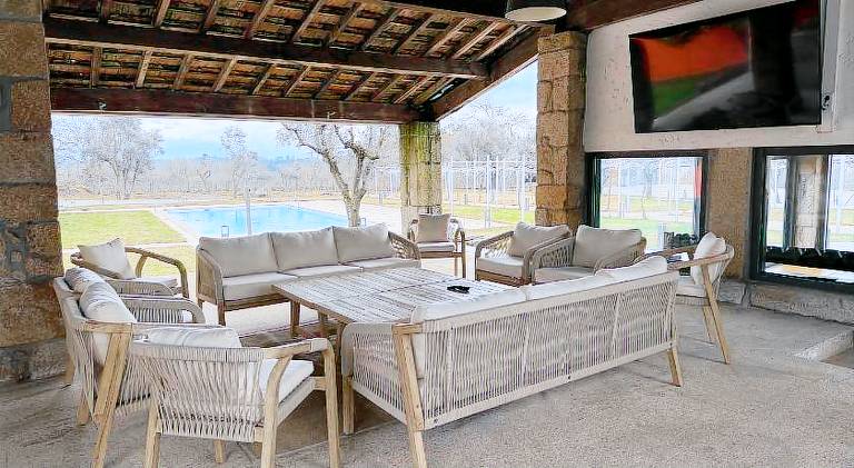 Vacation home with sauna, BBQ & yard — photo 4