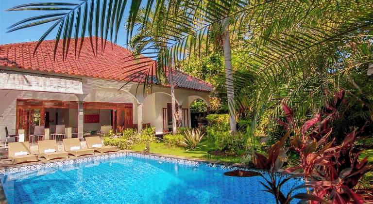 250 m&sup2; Villa
