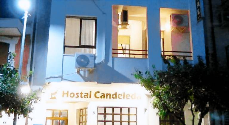 HOSTAL CANDELEDA — photo 4